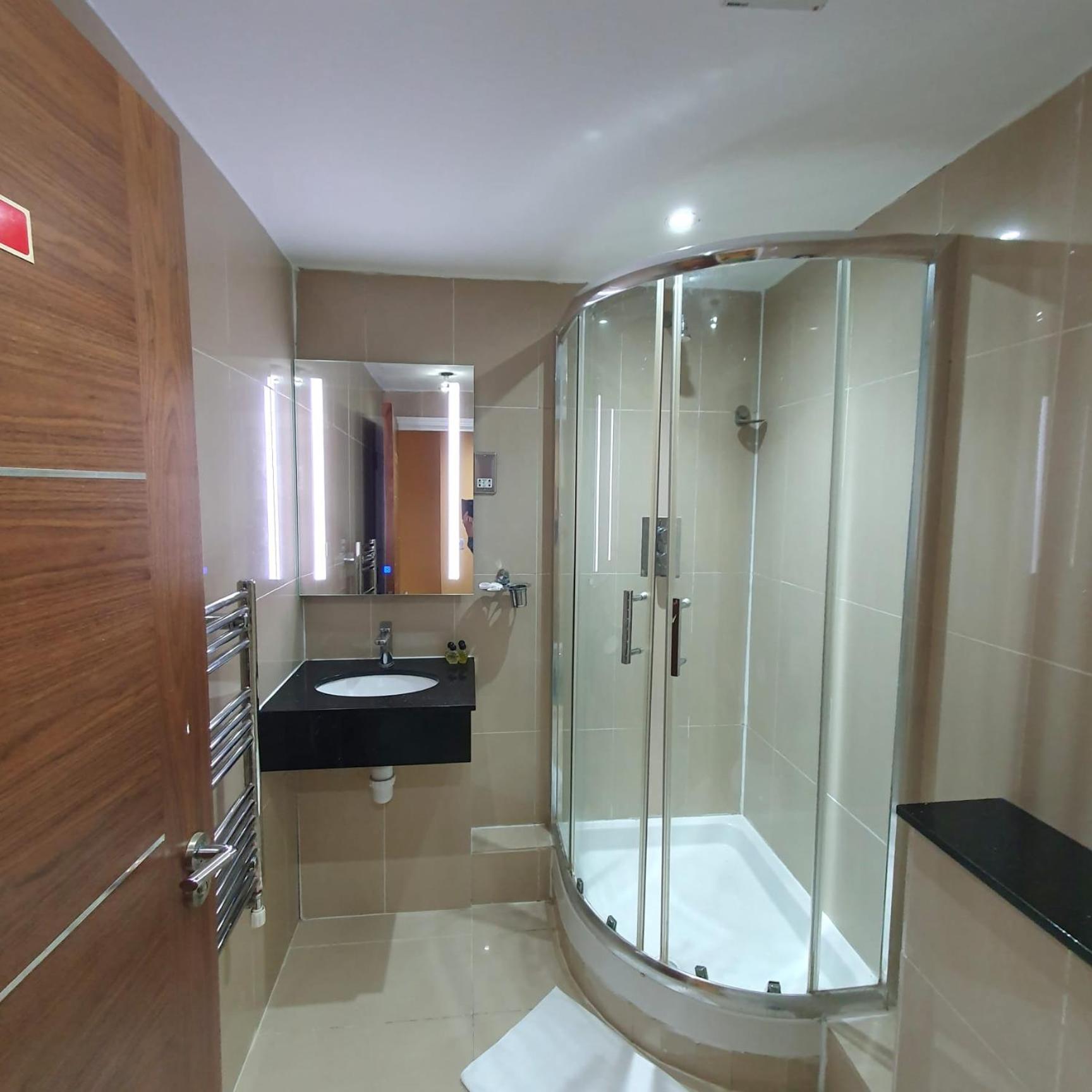 Oliver Hotel Лондон Экстерьер фото